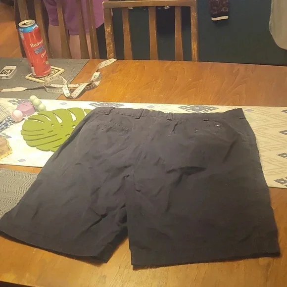 Tommy Hilfiger flat front four pocket shorts black 38 - Picture 2 of 6